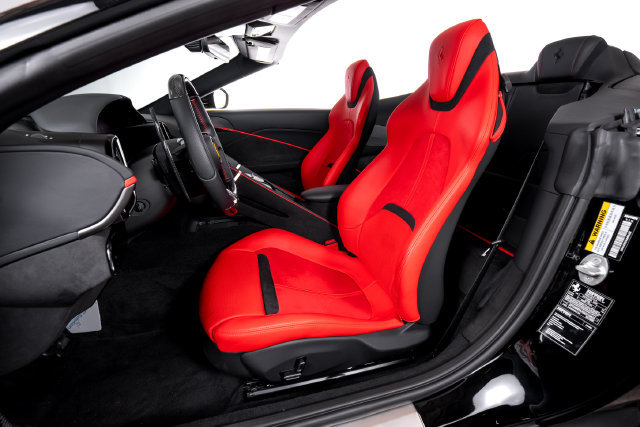 Certified 2025 Ferrari Roma Spider RWD image 4