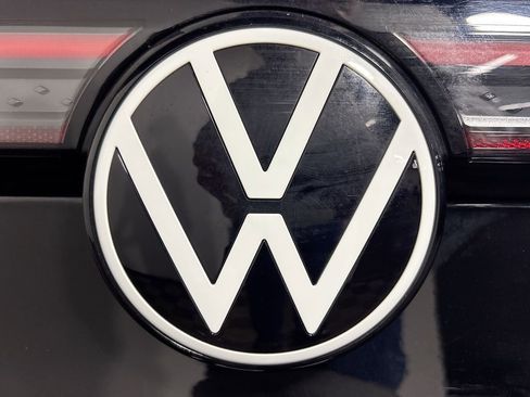 Certified 2021 Volkswagen ID.4 Pro S w/ Gradient Package image 25