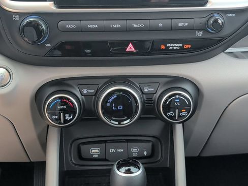 Used 2026 Hyundai Venue SEL FWD image 28