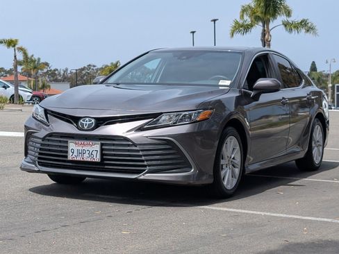 Used 2024 Toyota Camry LE FWD image 11