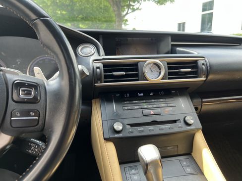 Used 2015 Lexus RC 350 w/ Navigation System Package RWD image 32