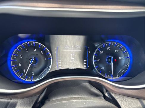 Used 2020 Chrysler Voyager Lxi image 25