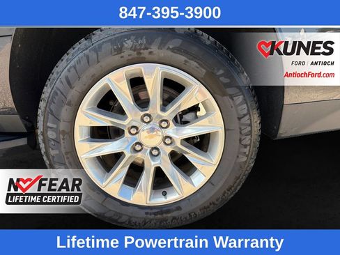 Used 2024 Chevrolet Suburban Premier AWD/4WD image 6