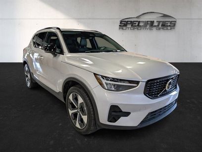 Used 2024 Volvo XC40 B5 Core