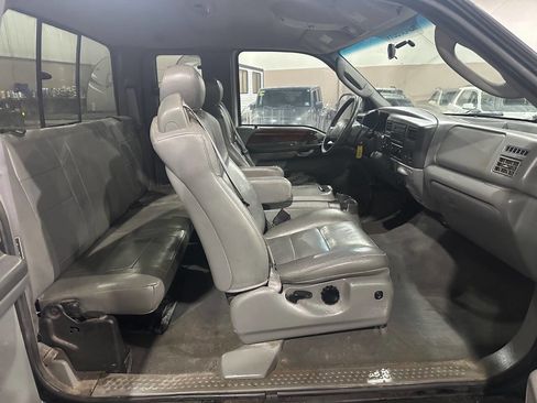 Used 2004 Ford F350 Lariat image 9