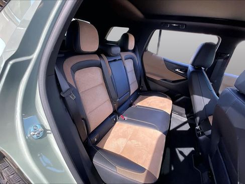 Used 2025 Chevrolet Equinox ACTIV AWD/4WD image 20