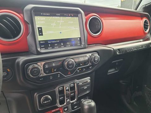 Used 2018 Jeep Wrangler Unlimited Rubicon AWD/4WD image 30