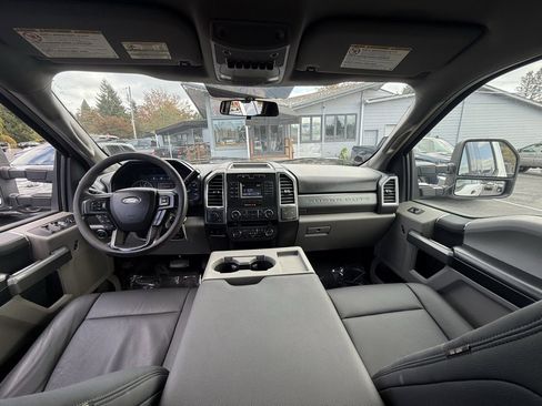 Used 2017 Ford F350 XLT w/ Camper Package image 11