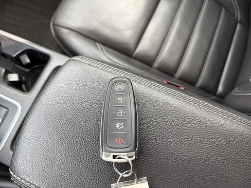 Used 2017 Ford Escape Titanium image 28