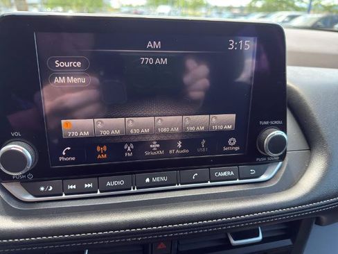 Used 2023 Nissan Rogue S AWD/4WD image 27