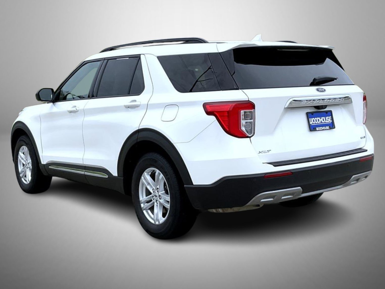 Used 2020 Ford Explorer XLT w/ Equipment Group 202A AWD/4WD image 7