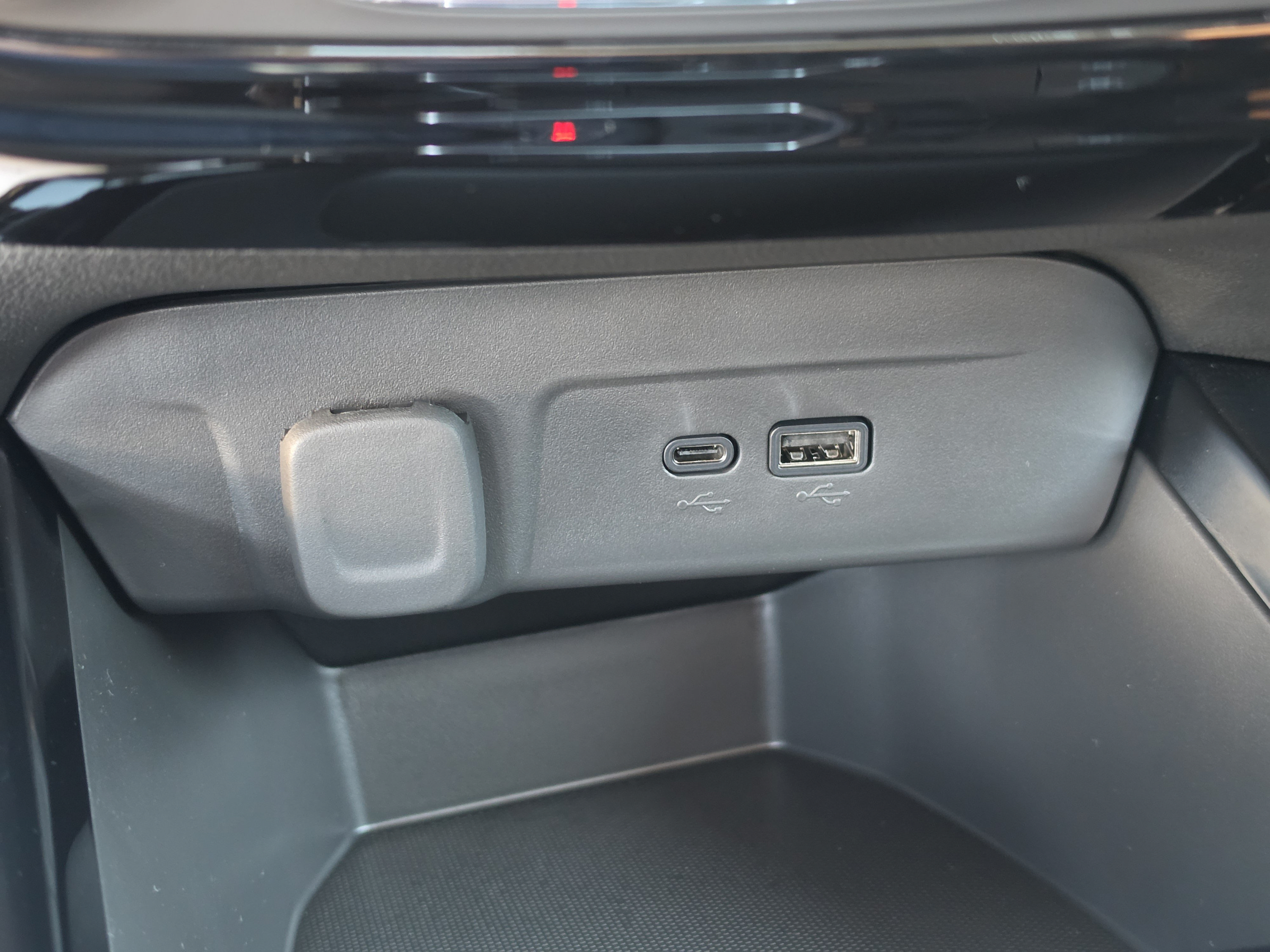 New 2026 Chevrolet Trax LT w/ Driver Confidence Package FWD image 28