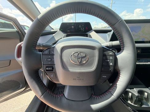 Used 2026 Toyota Prius Plug-In Hybrid FWD image 30