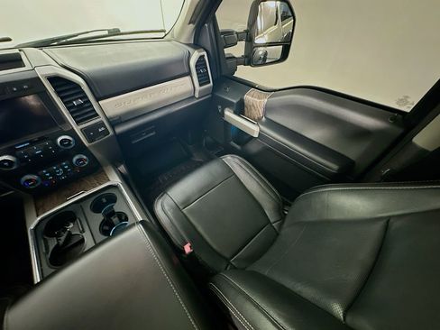 Used 2019 Ford F350 Lariat w/ Lariat Ultimate Package AWD/4WD image 11