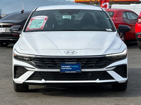 Certified 2025 Hyundai Elantra SEL image 9