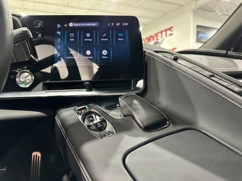 Used 2025 Chevrolet Corvette Z06 image 32