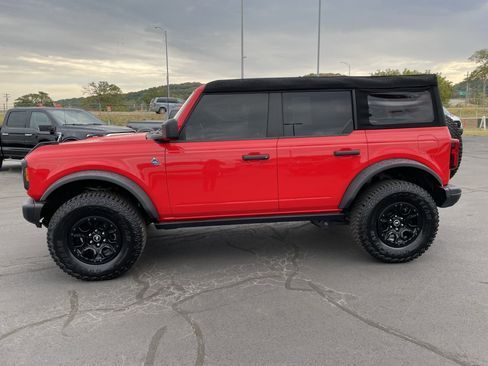 Used 2024 Ford Bronco Black Diamond w/ Sasquatch Package image 2