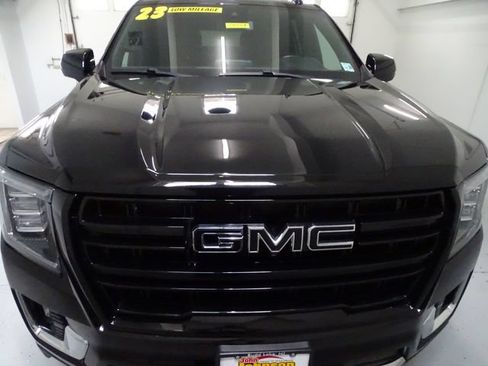 Certified 2023 GMC Yukon SLT w/ SLT Luxury Package AWD/4WD image 25