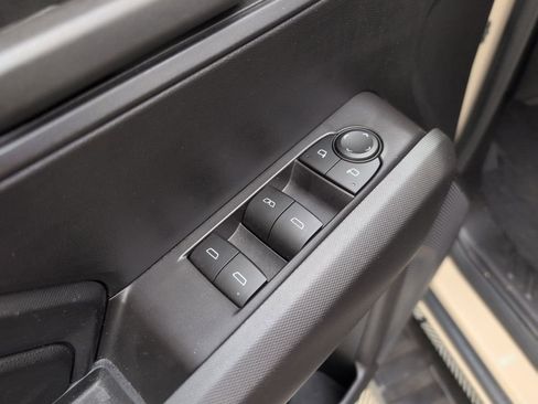 Used 2023 Chevrolet Colorado Trail Boss w/ Technology Package image 25