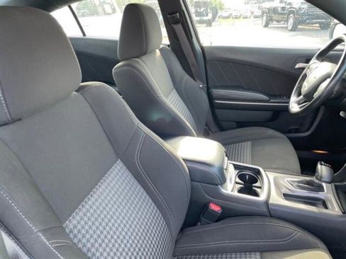 Used 2023 Dodge Charger SXT image 9