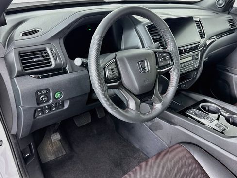 Certified 2024 Honda Ridgeline Black Edition image 9