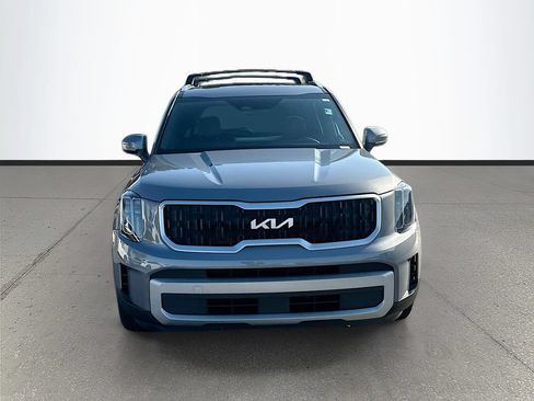 Used 2024 Kia Telluride EX w/ EX Captain's Chair Package FWD image 2
