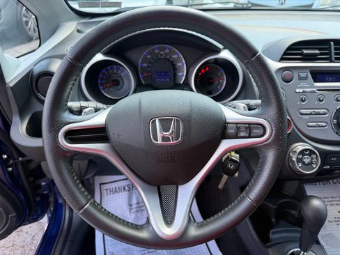 Used 2011 Honda Fit Sport image 16