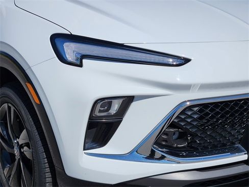 Used 2024 Buick Encore GX Sport Touring image 9