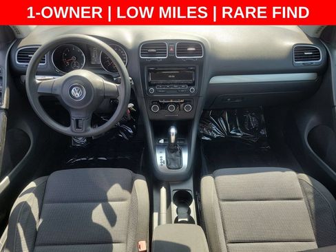Used 2014 Volkswagen Golf 4-Door FWD image 11