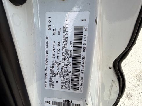 Used 2019 Toyota Tacoma SR w/ SR Convenience Package image 28