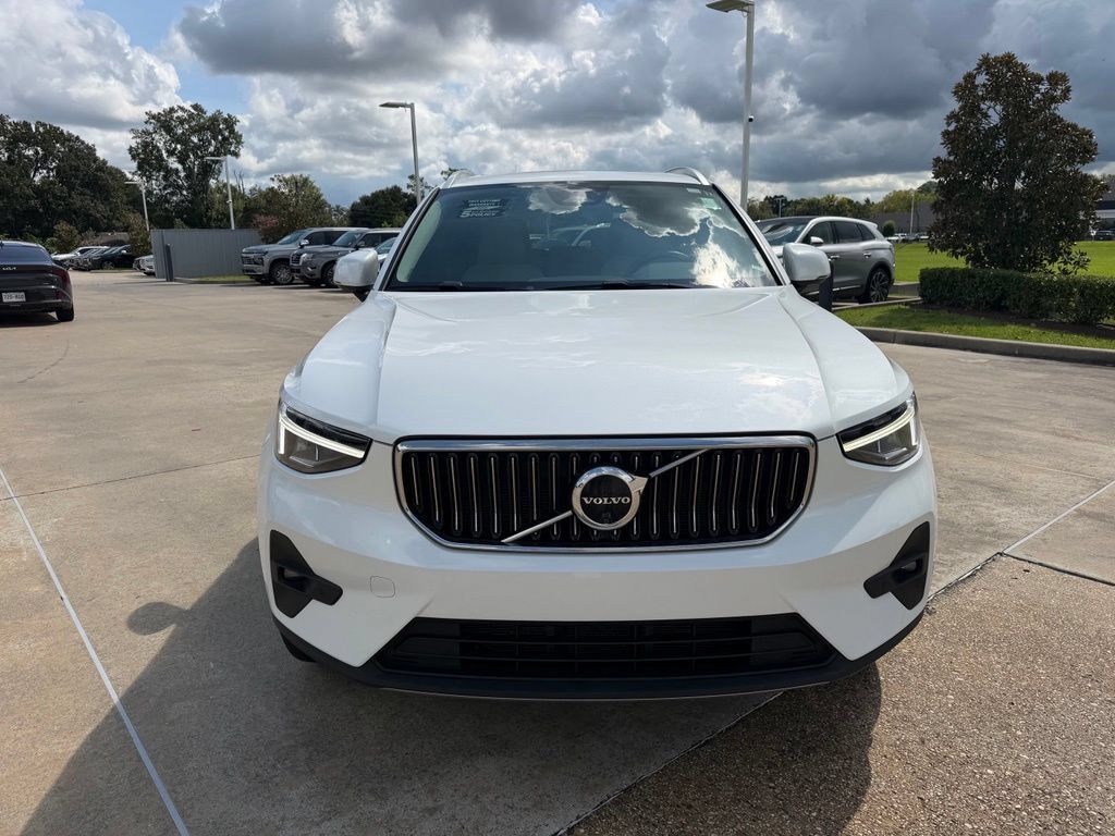Used 2023 Volvo XC40 B5 Ultimate w/ Climate Package AWD/4WD image 8