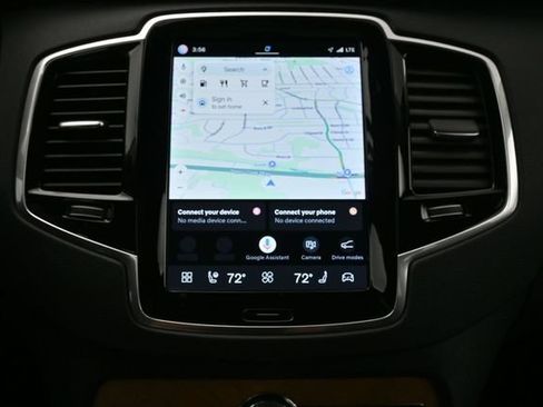 Used 2024 Volvo XC90 B6 Plus w/ Protection Package AWD/4WD image 14