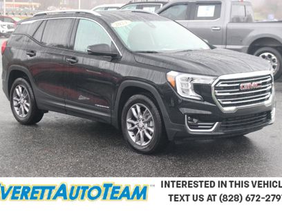 Used 2024 GMC Terrain SLT w/ Infotainment Package II