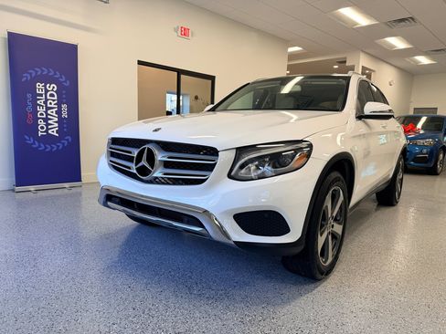 Used 2017 Mercedes-Benz GLC 300 image 3