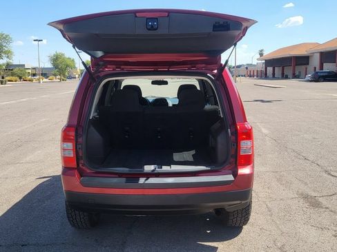 Used 2014 Jeep Patriot Latitude FWD image 13