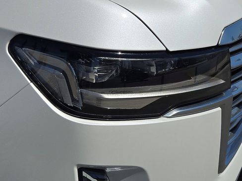 Used 2022 Cadillac Escalade Premium Luxury Platinum image 7