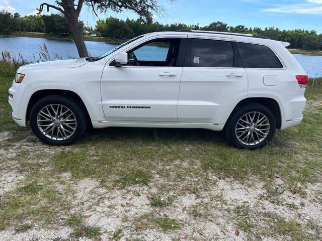 Used 2018 Jeep Grand Cherokee Summit w/ Platinum Series Group AWD/4WD image 2