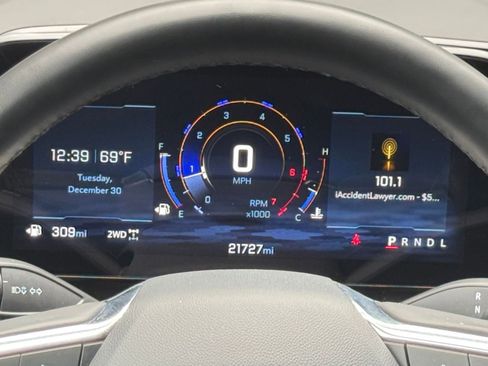 Used 2025 Chevrolet Equinox LT image 39