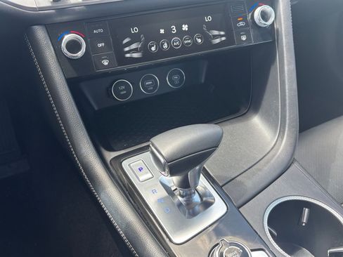 Used 2025 Genesis G70 2.5T AWD/4WD image 40