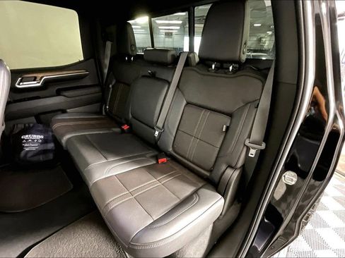 Used 2022 Chevrolet Silverado 1500 High Country w/ Technology Package AWD/4WD image 32
