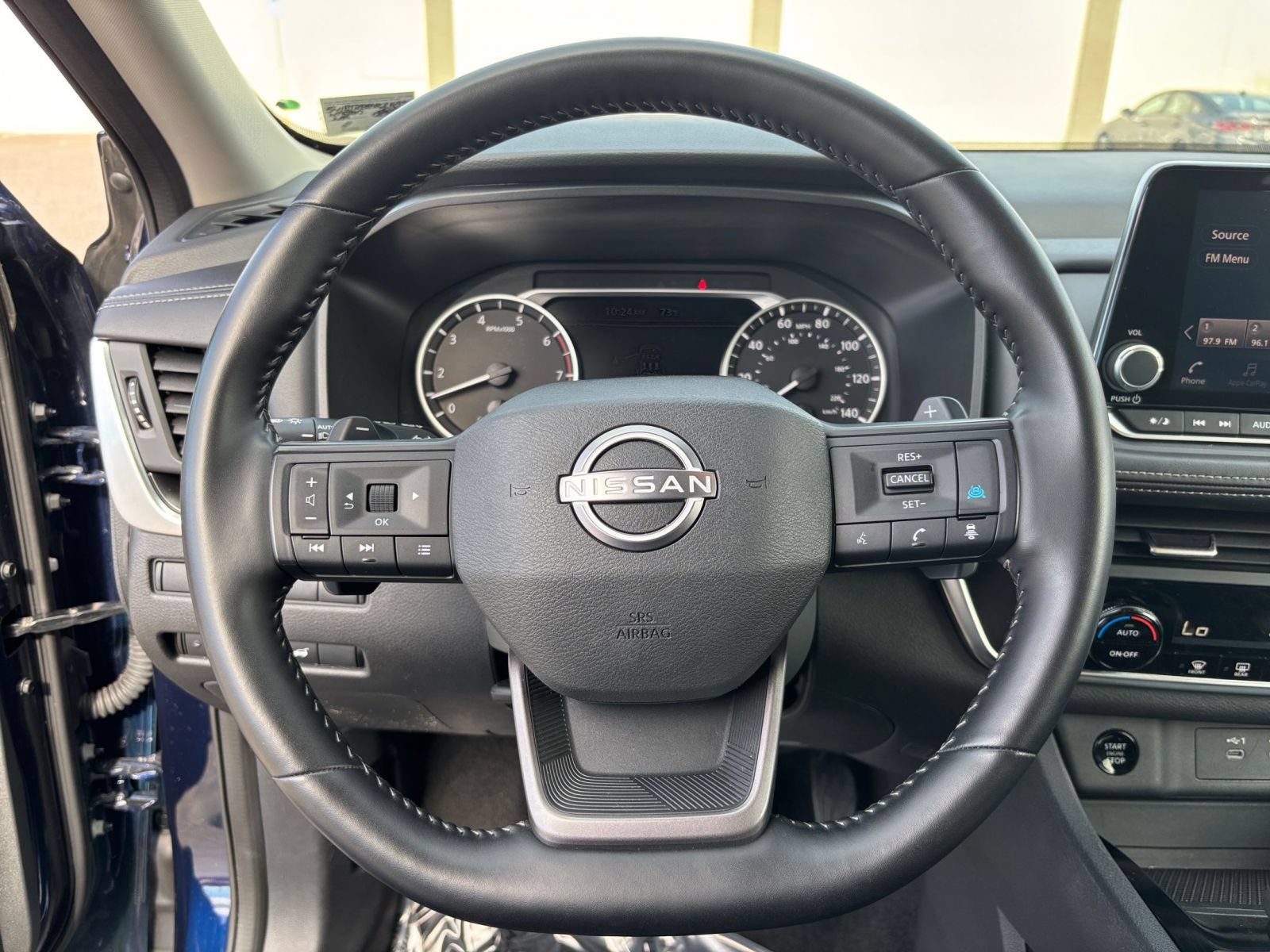 Used 2025 Nissan Rogue SV AWD/4WD image 30
