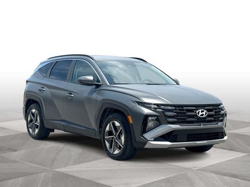 Used 2025 Hyundai Tucson SEL FWD image 2