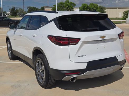 Used 2024 Chevrolet Blazer LT FWD image 5