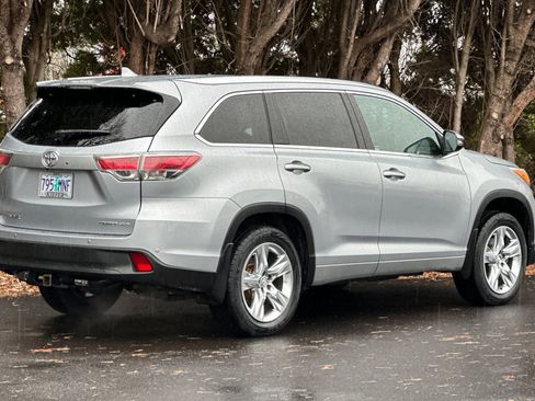 Used 2014 Toyota Highlander Limited image 4