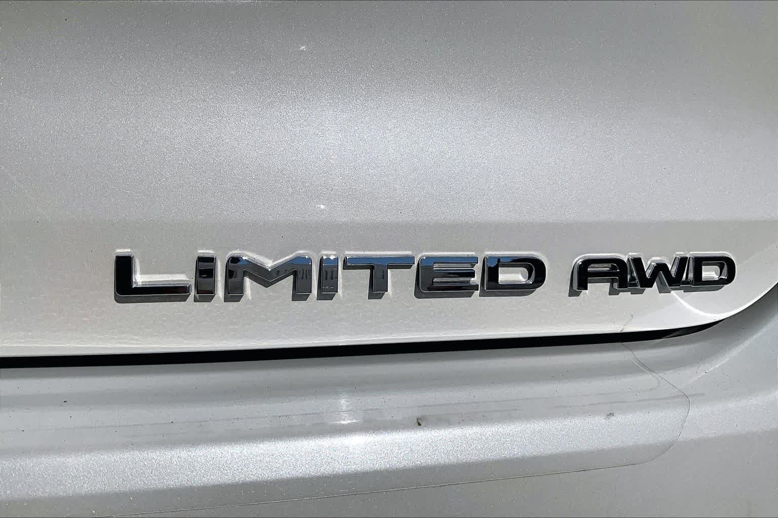 Used 2020 Toyota Highlander Limited AWD/4WD image 10
