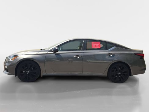Certified 2022 Nissan Altima 2.5 SR w/ Midnight Edition Package FWD image 2