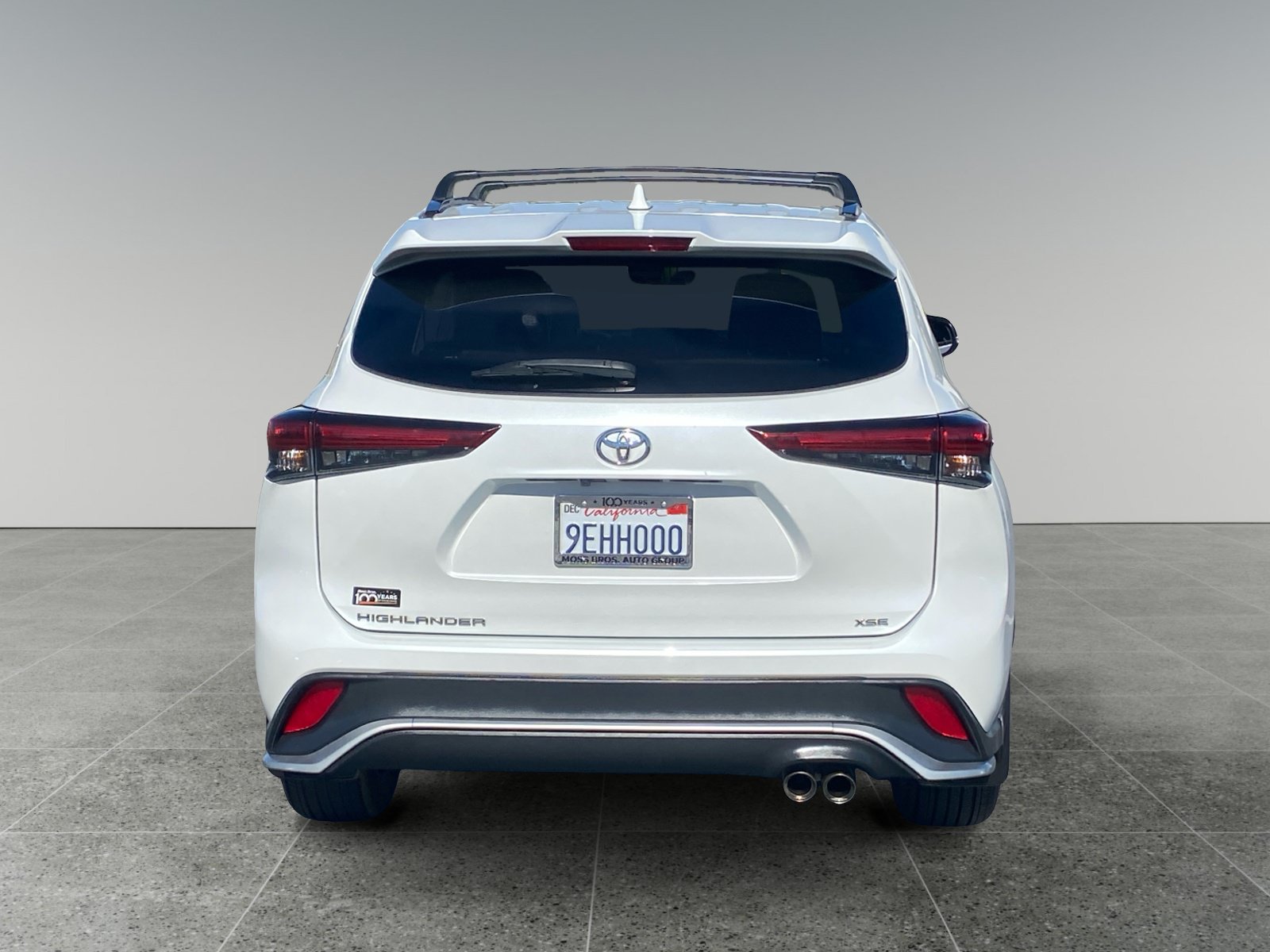 Used 2023 Toyota Highlander XSE FWD image 4