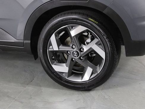 Certified 2025 Hyundai Venue SEL FWD image 15