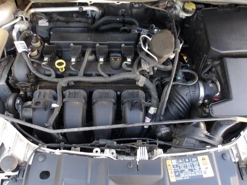 Used 2015 Ford Focus Titanium FWD image 25