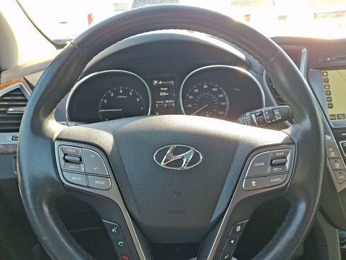 Used 2017 Hyundai Santa Fe Limited image 21